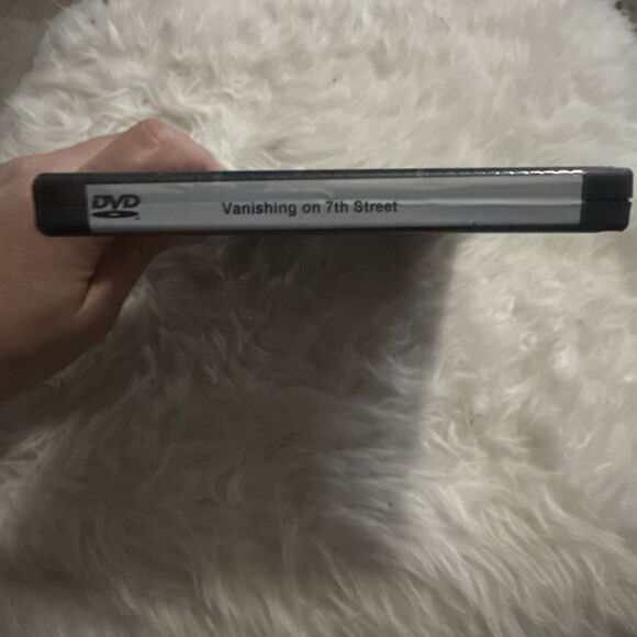 Vanishing on 7th Street (DVD, 2010) - Picture 3 of 3